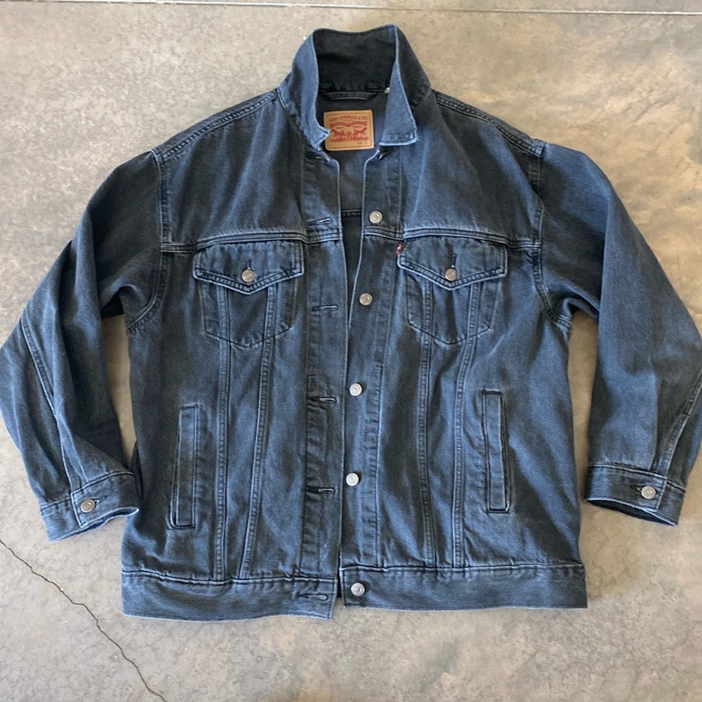 Black Levi trucker jacket